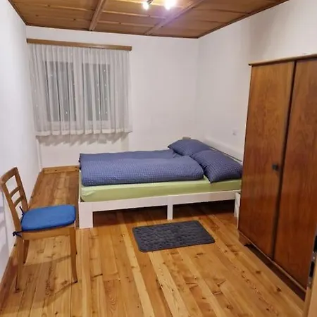 Di Apartment *